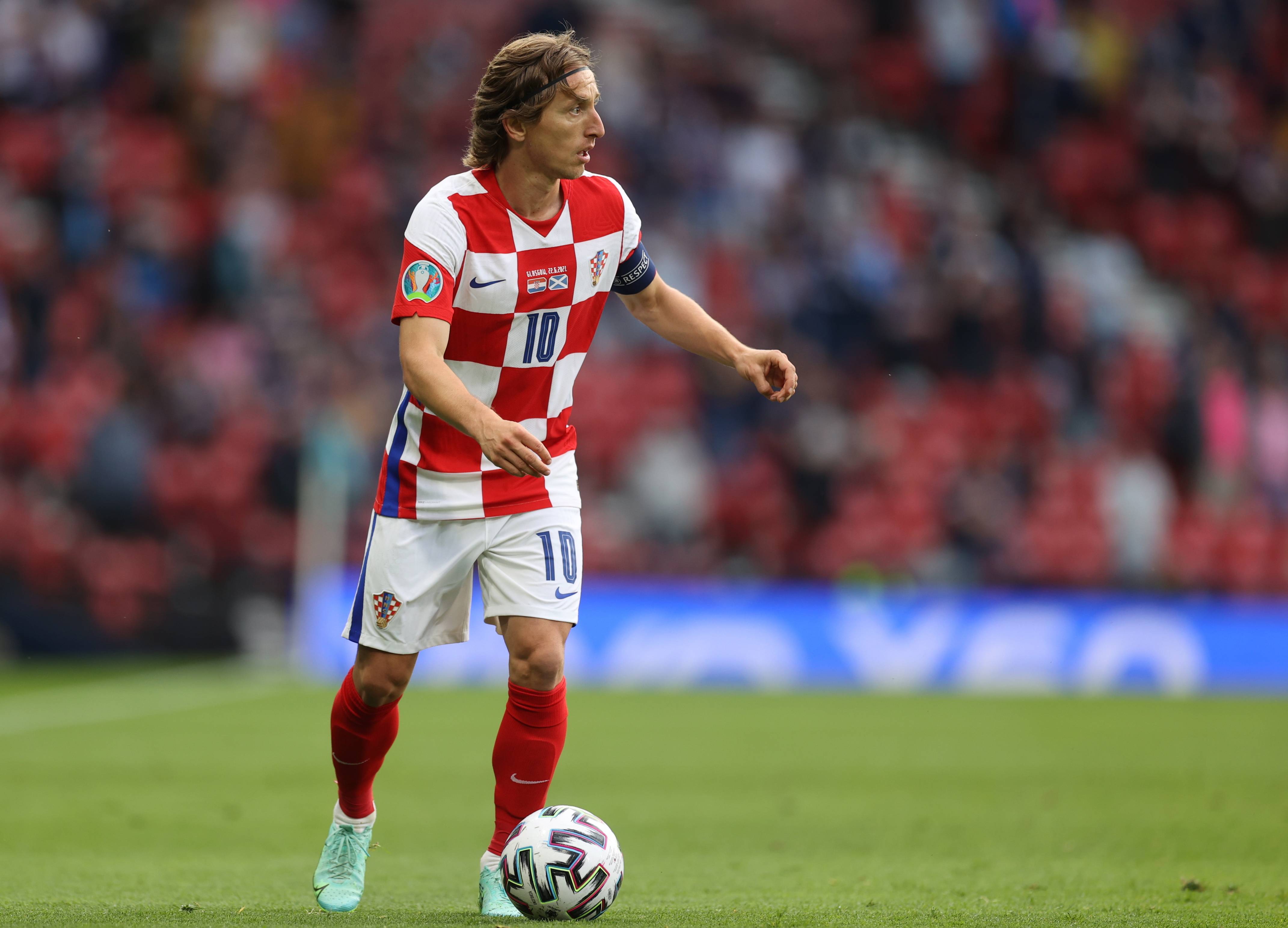 阿斯：西班牙考察帕尔马高中锋马特奥，与阿根廷争夺其代表权